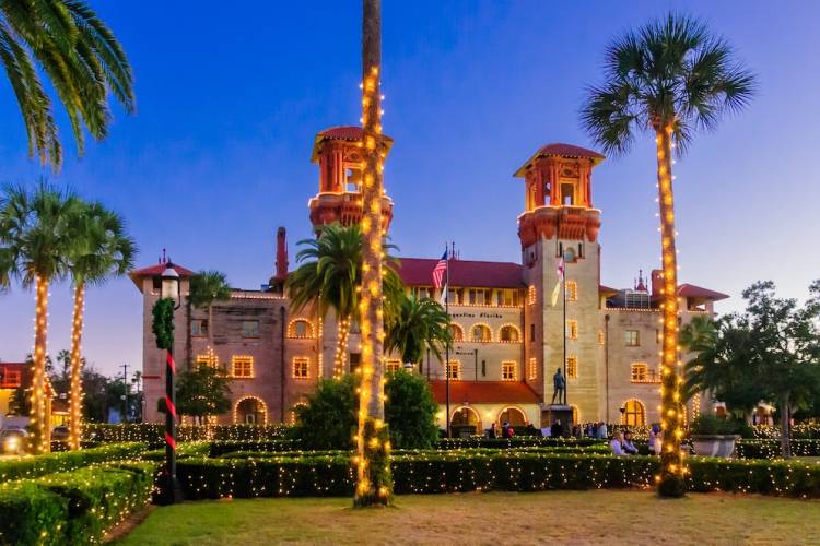 lightner museum with christmas lights